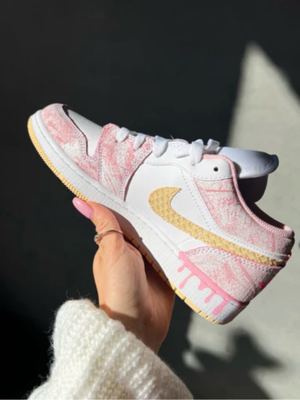Nike Air Jordan 1 Low SE Paint Drip | Size GS 7Y / Women’s 8.5
